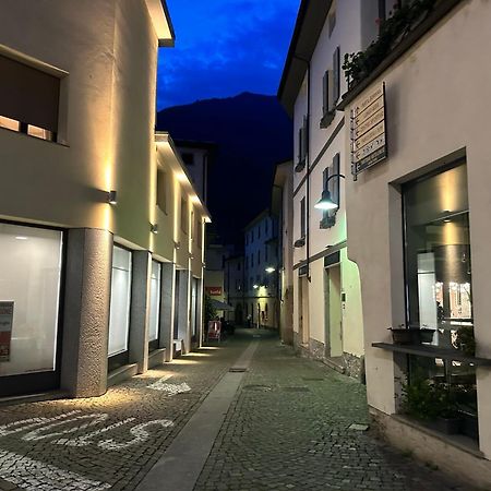 Flat In City Centre Tirano - 10 Minutes From Bernina Express Leilighet Eksteriør bilde